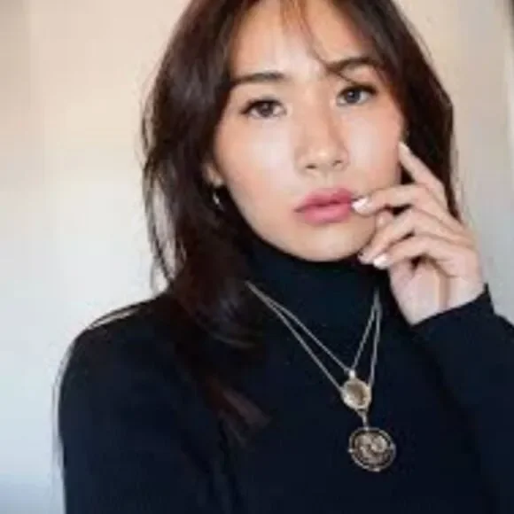 Estee Lauder Pure Color Desire Lipstick in Sweeten 204 - Picture 6 of 11